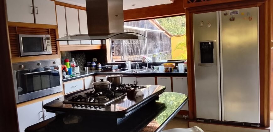 Vende casa quinta, Doble proposito: Residencial-Comercial, en Barrio Obrero, San Cristóbal, Estado Táchira, Venezuela.