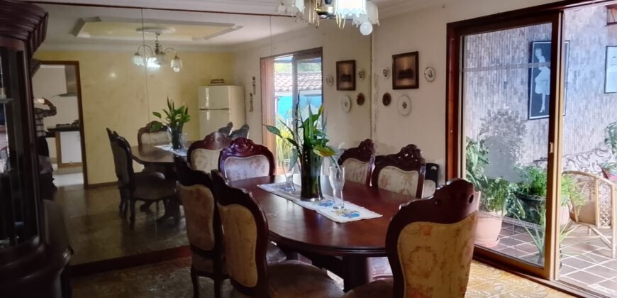 Vende casa quinta, Doble proposito: Residencial-Comercial, en Barrio Obrero, San Cristóbal, Estado Táchira, Venezuela.